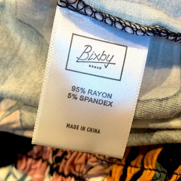 BRAND new, never worn, Bailey Lane, smocked waist knit shorts-size 8-10 - Picture 5 of 5